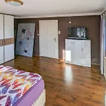 Private Escape - Ideal For Up To 8 Guests Prázdninový dům