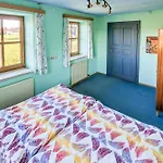 Private Escape - Ideal For Up To 8 Guests *