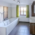 Prázdninový dům Private Escape - Ideal For Up To 8 Guests