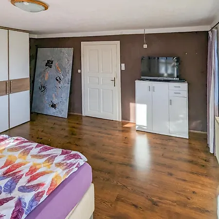 Private Escape - Ideal For Up To 8 Guests Nyaraló