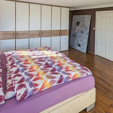 Private Escape - Ideal For Up To 8 Guests Nyaraló